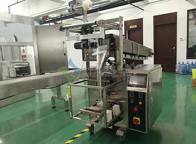 休閑食品包裝機(jī)械整機(jī)廠(chǎng)房?jī)?nèi)實(shí)拍展示